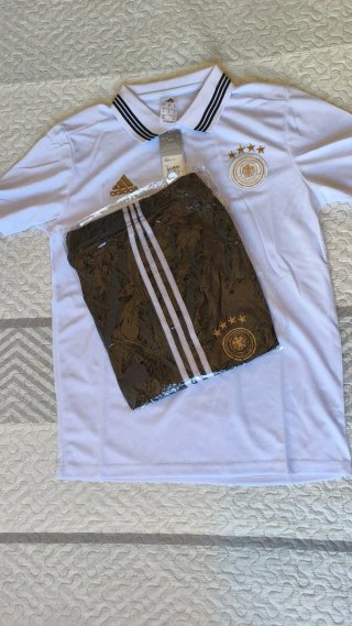 Conjunto Polo y Pantalon Adidas Alemania Oro/Blanc