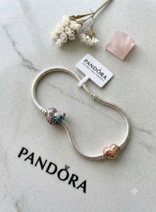 Pulsera Pandora Corazón y Charms