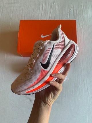 Nike Vomero 18 W "Pearl Pink Crimson" (T. 40EU)
