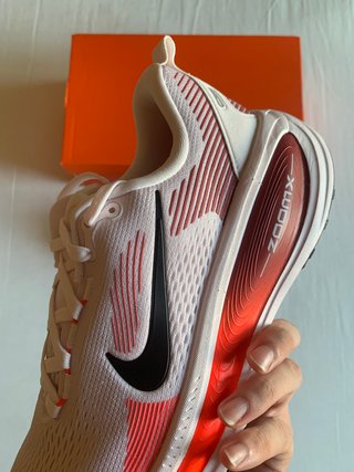 Nike Vomero 18 W "Pearl Pink Crimson" (T. 40EU)