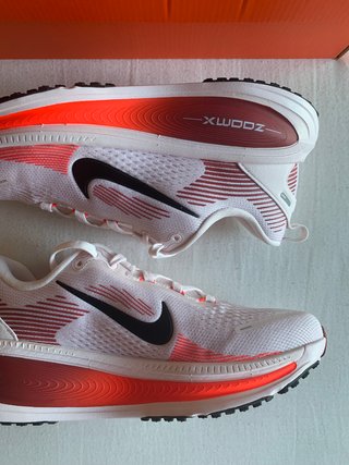 Nike Vomero 18 W "Pearl Pink Crimson" (T. 40EU)