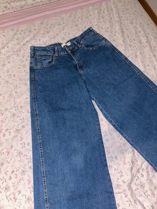 Pantalón vaquero Mango con tachuelas