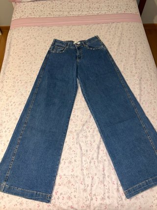 Pantalón vaquero Mango con tachuelas