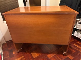 Escritorio de madera maciza