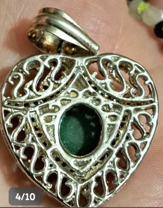 Pendente a cuore con pietra verde e marcasite +925