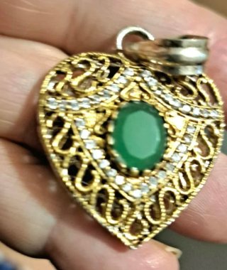 Pendente a cuore con pietra verde e marcasite +925