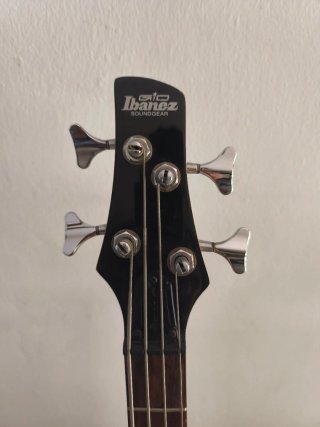Bajo Ibanez Soundgear + Amplificador
