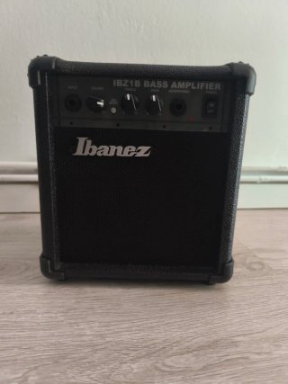 Bajo Ibanez Soundgear + Amplificador