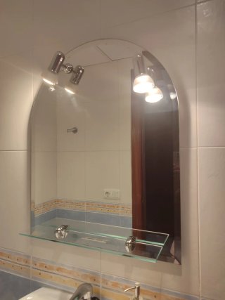 Specchio da bagno con luci integrate