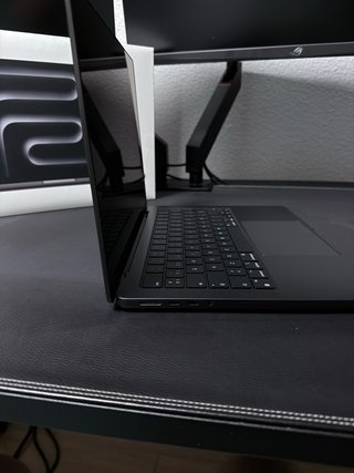 MacBook Pro 14 M4 16GB RAM 512GB SSD