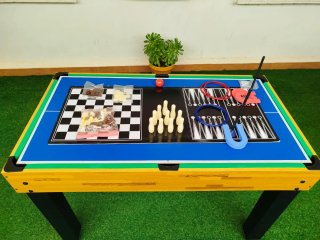 Futbolín y mesa multijuegos
