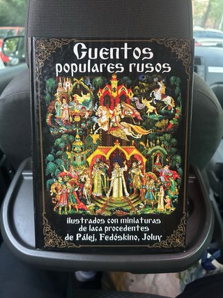 Cuentos populares rusos ilustrados con miniaturas