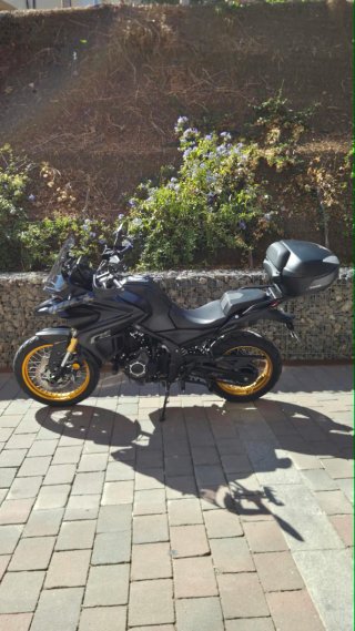 VOGE 525 DSX Negra