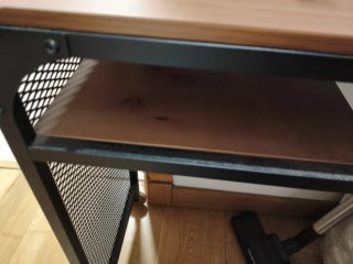 Mesa auxiliar industrial Ikea madera y metal