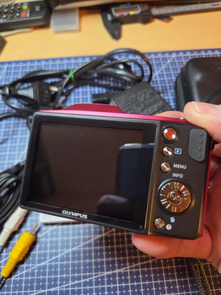 Olympus SZ-14. Con accesorios