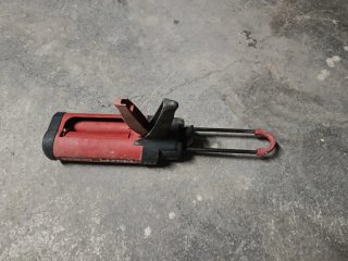 Pistola selladora 2 componentes.en buen estado.