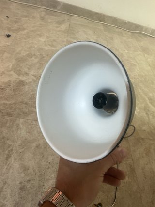 Dos Lámpara de mesa con pinza negra y dorada
