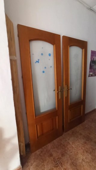 Puertas de pino macizas con cristal