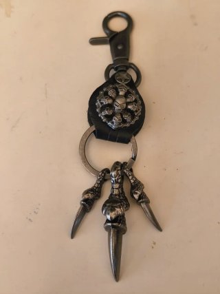 Cuatro llavero Harley Davidson metálico son cuatro