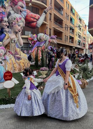 Trajes de Fallera Niña y Adulta