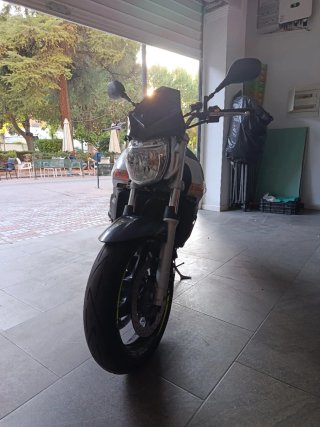 Suzuki GSR 600 Naked