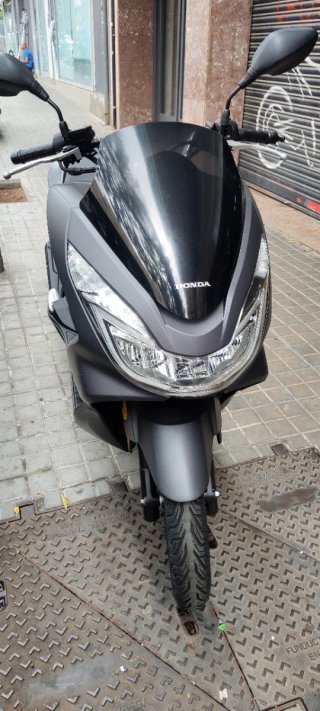 Honda PCX Maxi Scooter Gris