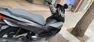 Honda PCX Maxi Scooter Gris