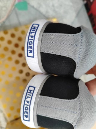 Zapatillas Tommy Hilfiger Negras Talla 41 - 2 unid