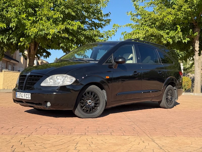 SsangYong Rodius 270 Xdi (2005) 2006
