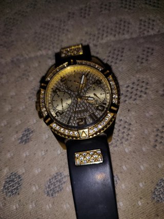 Reloj Guess Dorado y Negro