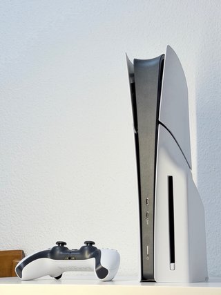 PS5 Nuova Slim Edizione Disco 1TB + Controller