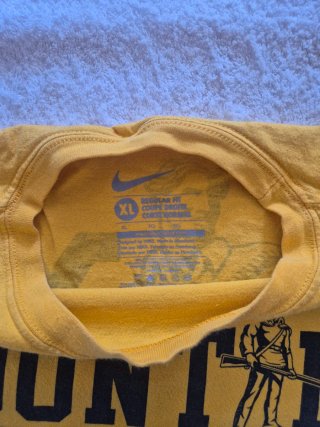 Camiseta Nike MOUNTAIN STRONG Hombre XL