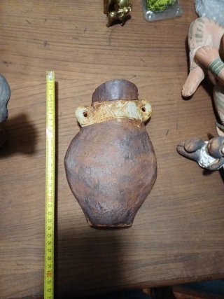 Ánfora de cerámica artesanal