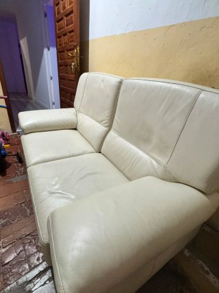Sofá de piel blanco