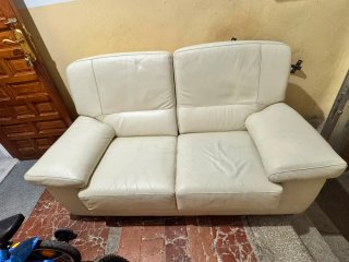 Sofá de piel blanco