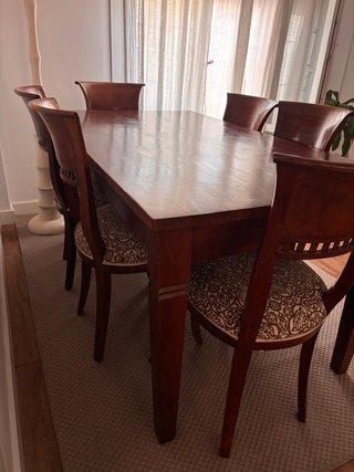 Mesa de comedor y 6 sillas de madera marca Banak