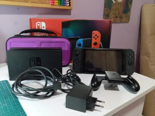 Nintendo Switch 1 negra completa