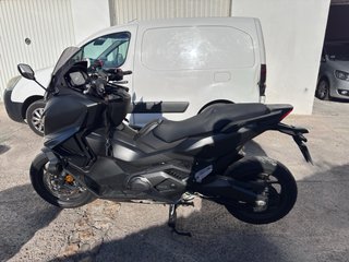 Honda Forza 750 Negra