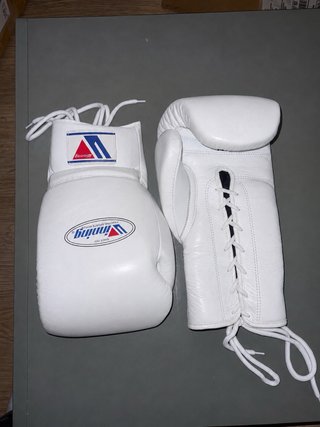 Guantes de boxeo Winning blancos