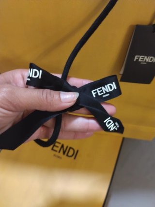 Bolsa Fendi Roma Amarilla y Negra