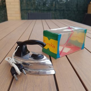 Plancha eléctrica Eureka vintage Nueva a estrenar