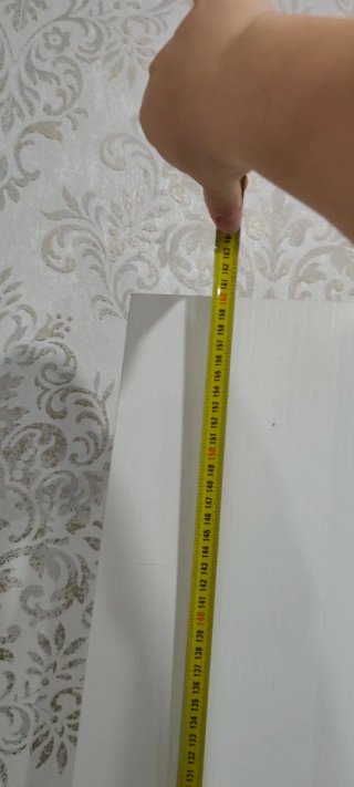 Estantería de pared blanca de madera