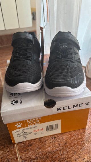 Zapatillas KELME Running Niños Negras
