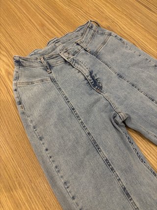 Pantalones vaqueros acampanados azules