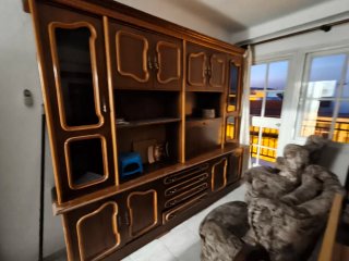 Se regala Mueble de salón de madera y cristal