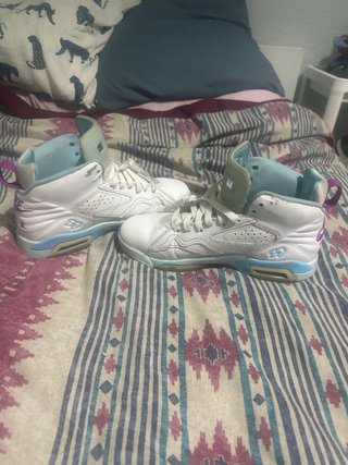 Zapatillas Jordan Blancas y Turquesa