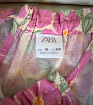 Vestido Zara niña flores  Solo envios