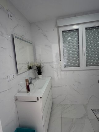 Alquilo atico un dormitorio,obra nueva.