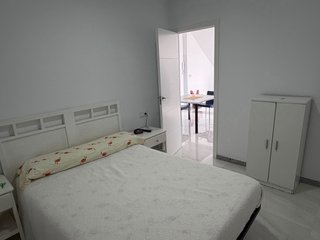 Alquilo atico un dormitorio,obra nueva.