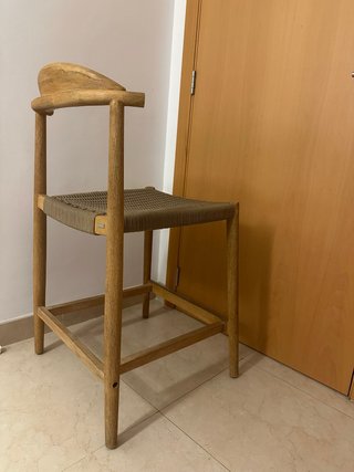 Taburete Alto Kave Home Madera. Tengo 2 tamburetes